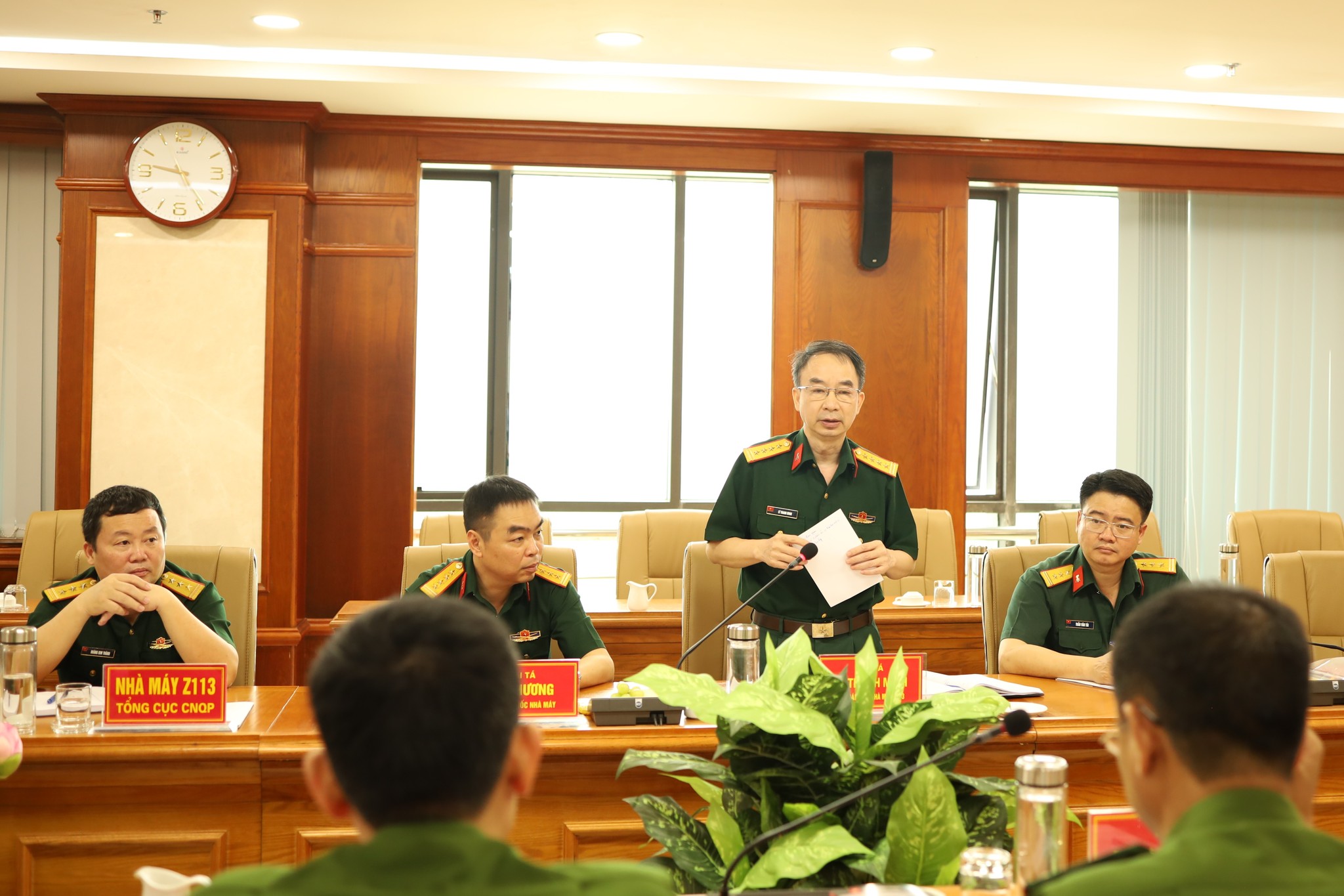 Đồng chí Đại tá Lý Thanh Minh chủ trì đón tiếp
